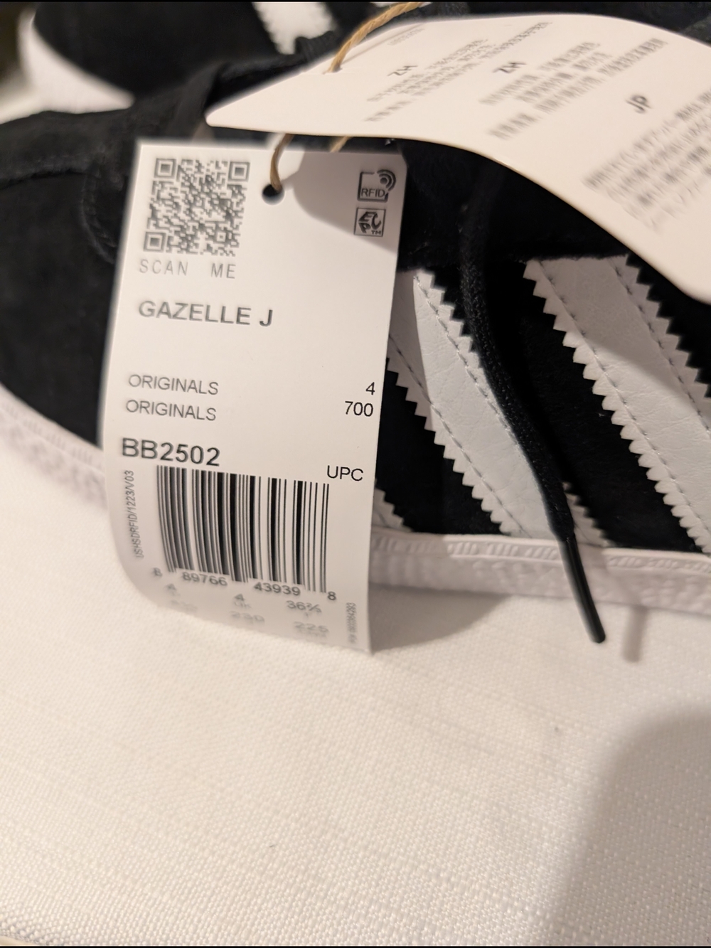 adidas Womens Black & White Classic Sneaker - Picture 9 of 9